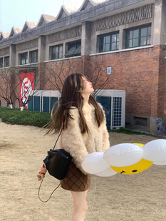 珍珍家Snow white翻领气质托卡皮毛一体环保皮草新款短版毛毛外套