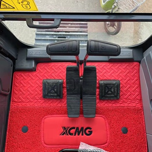 135 200 215 徐工挖掘机XE55 370 245 490国四驾驶室脚垫 60DA