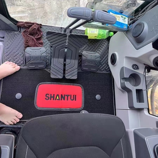 135 205 260 360国四驾驶室脚垫 245 215 挖掘机山推60 210