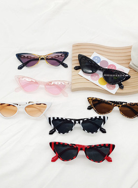 黑白条纹走秀新款时尚猫眼太阳镜