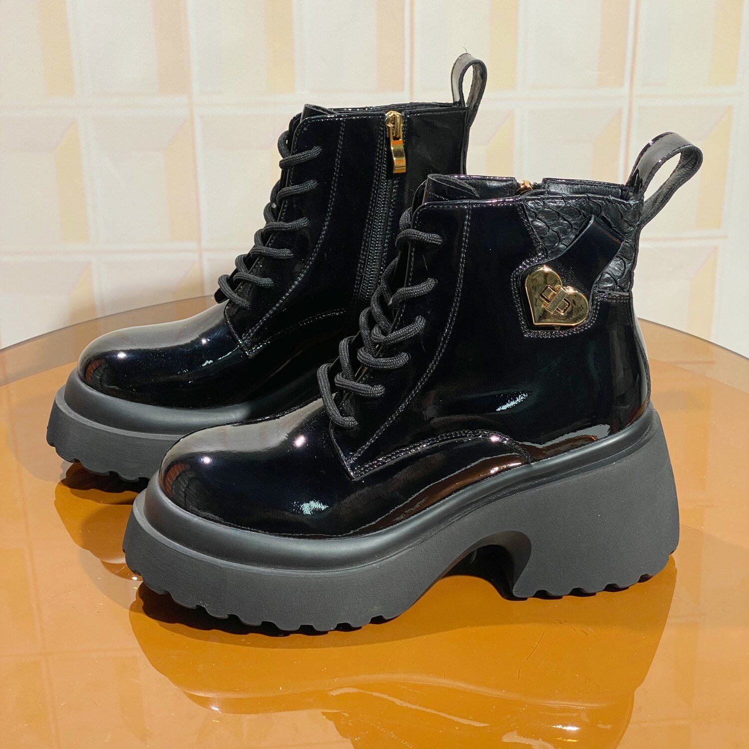 63B39883-120漆皮断码撤柜增高粗跟马丁靴时装靴工装靴甜酷时尚