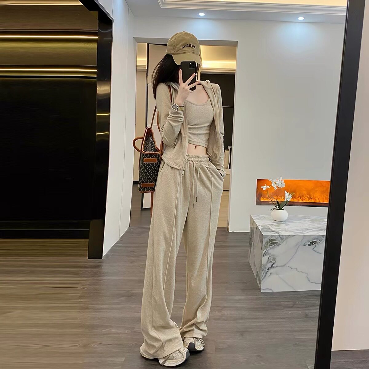 短款卫衣三件套休闲套装女2026秋装新款感洋气百搭背心开衫阔腿裤