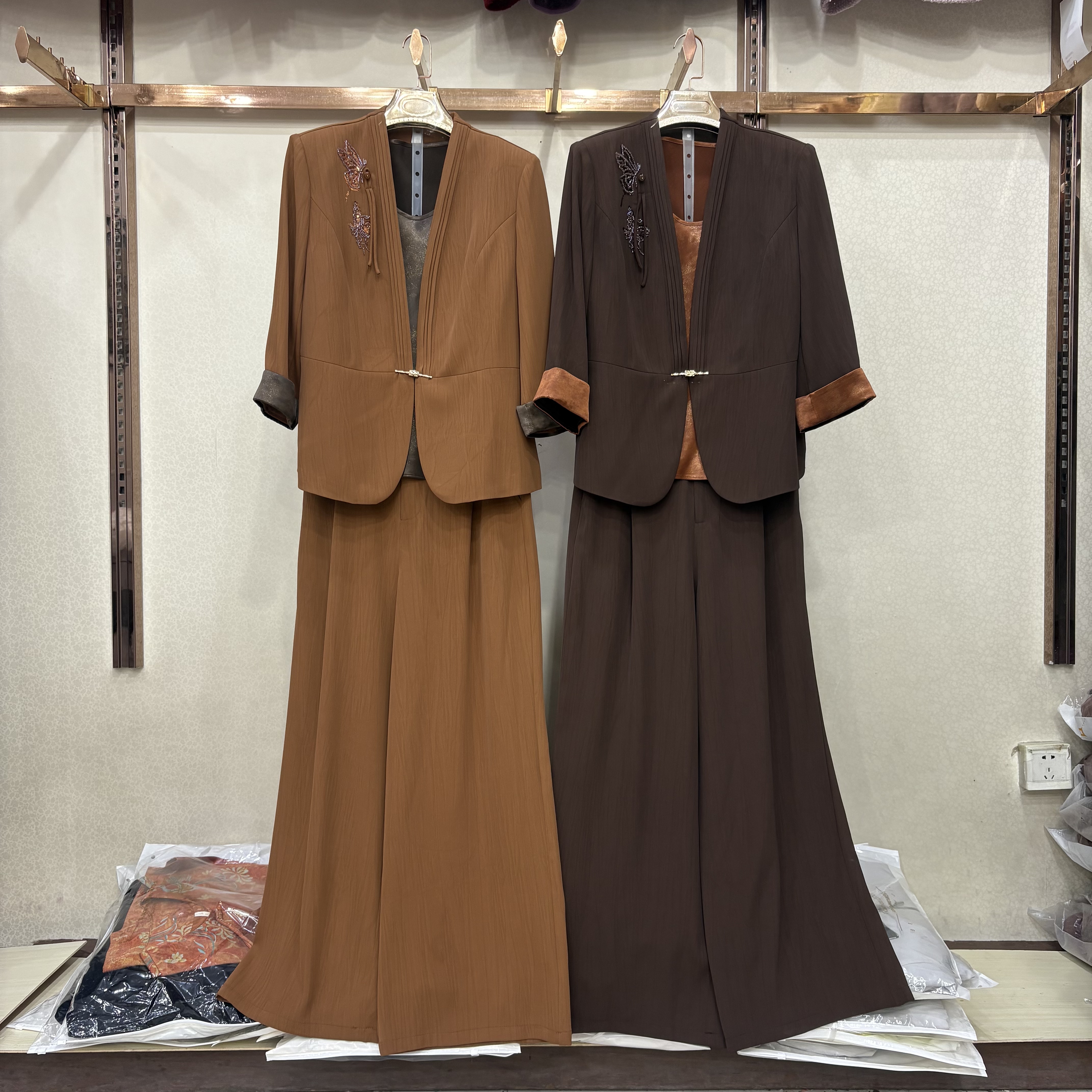 商场同款86028春秋新款时尚减龄西装外套+背心+直筒裤三件套裤女