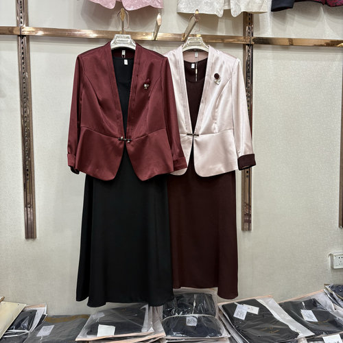 罗蔓LM-A8517正品时尚胸花一粒扣缎面西装外套+中长背心裙两件套
