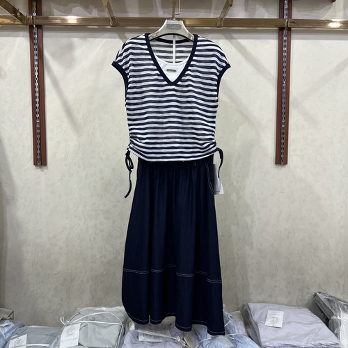 思祺美尔2651专柜正品洋气条纹T恤A字半身裙套装流行爆款两件套女