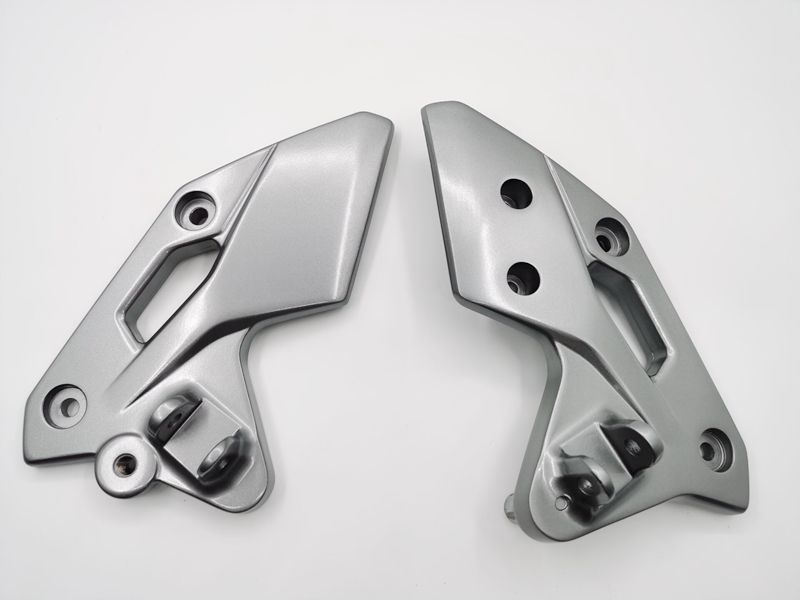 适用GSX250R-A铃木GSX250前搁脚支架前左右三角板脚踏安装板脚蹬