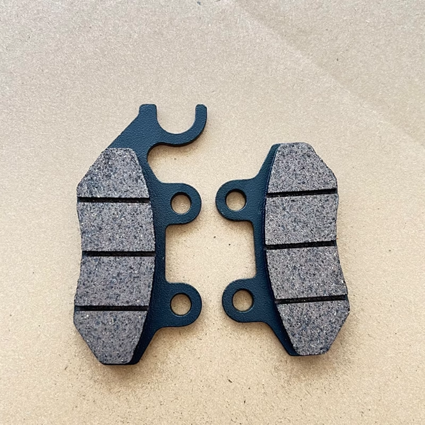 适用铃木锋彩碟刹片QS125T-3-3A前碟刹片 锋彩150T碟刹皮 刹车片