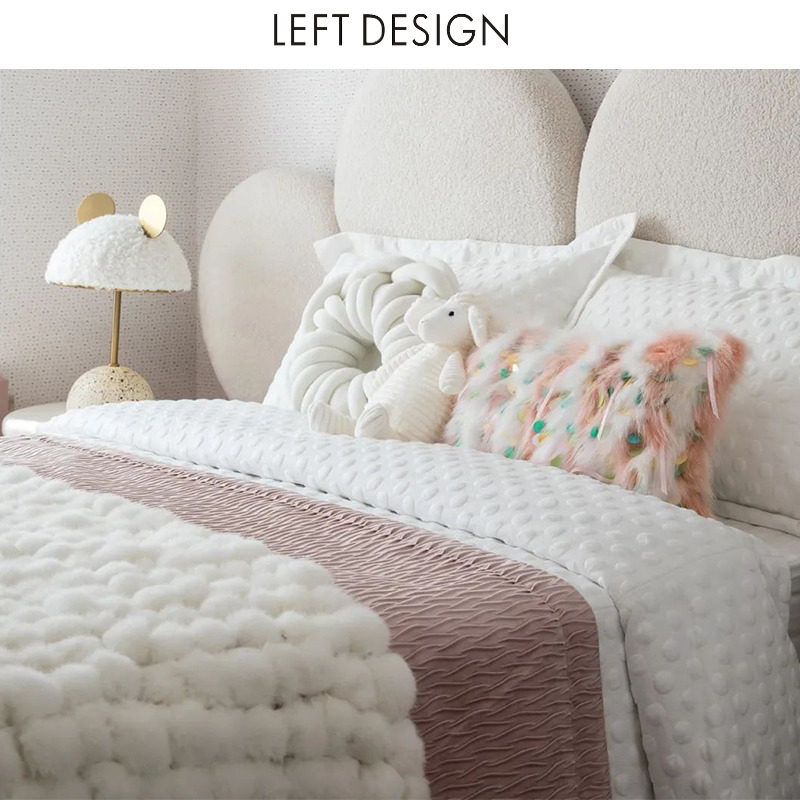 左向粉色褶皱绒布可爱儿童房样板间民宿现代毛毯轻奢高档床尾搭u.