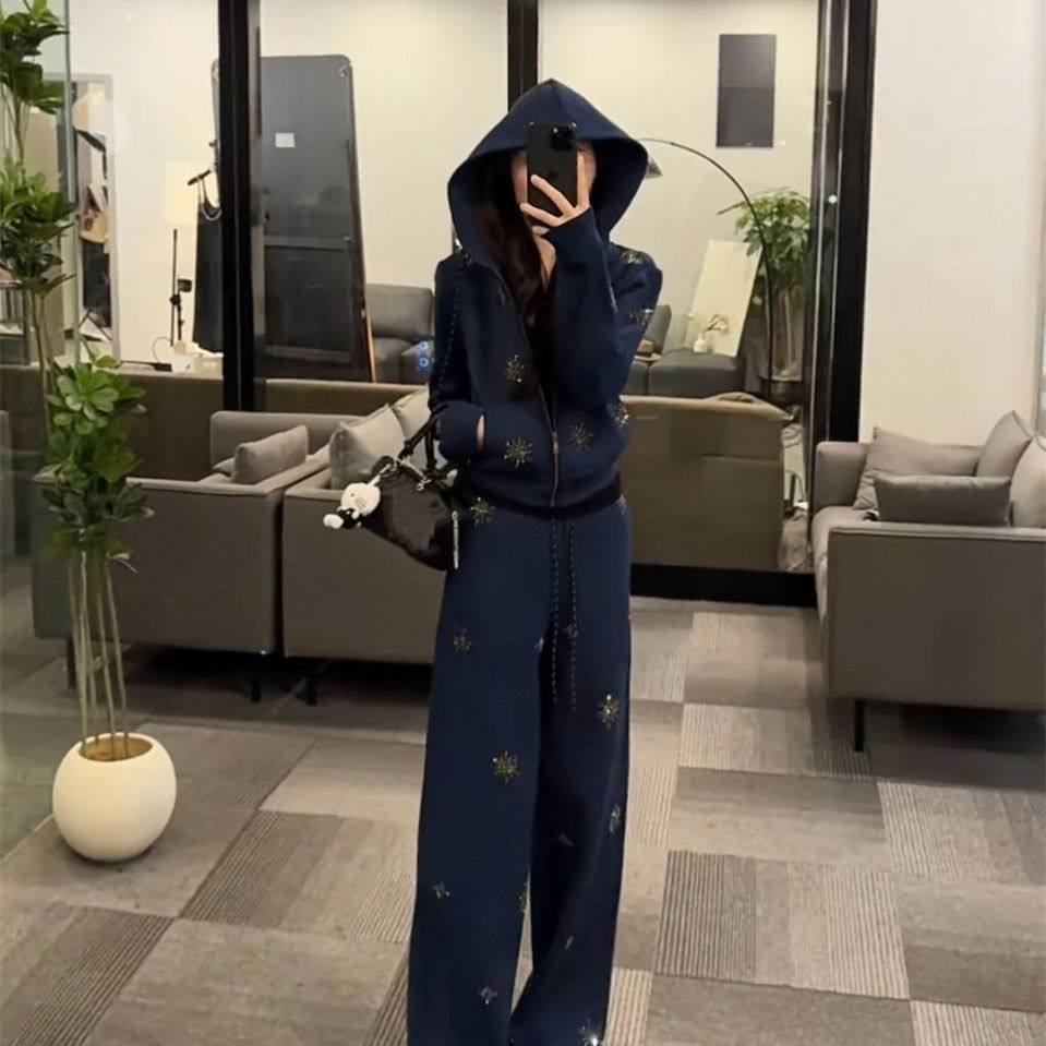 藏蓝色连帽卫衣套装女春秋冬季新款两件套轻奢运动通勤风时尚穿搭,女装/女士精品,时尚套装,淘宝优惠券,粉丝福利购,淘宝优惠卷