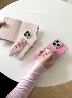 原创设计手拿皮质腕带防摔iPhone17promax手机壳纯色15新款超薄液态硅胶壳13苹果16pro全包软壳14pro实用