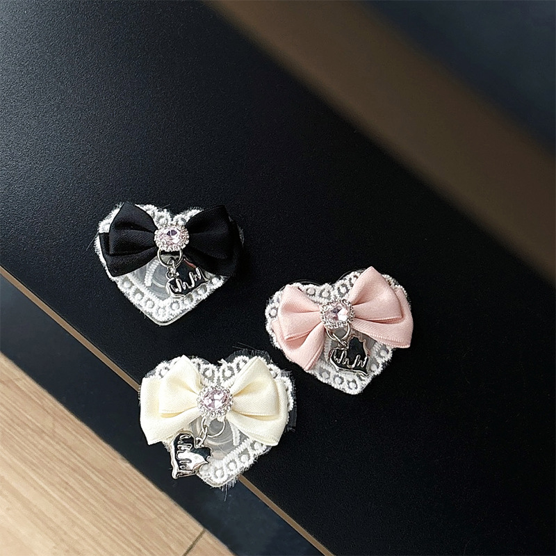 简约ins风女款刺绣爱心粘贴手机支架可伸缩气囊磁吸支架追剧神器
