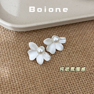 boione纯欲氛围感白色花瓣耳环温柔仙女三亚度假风海边绿色耳饰潮