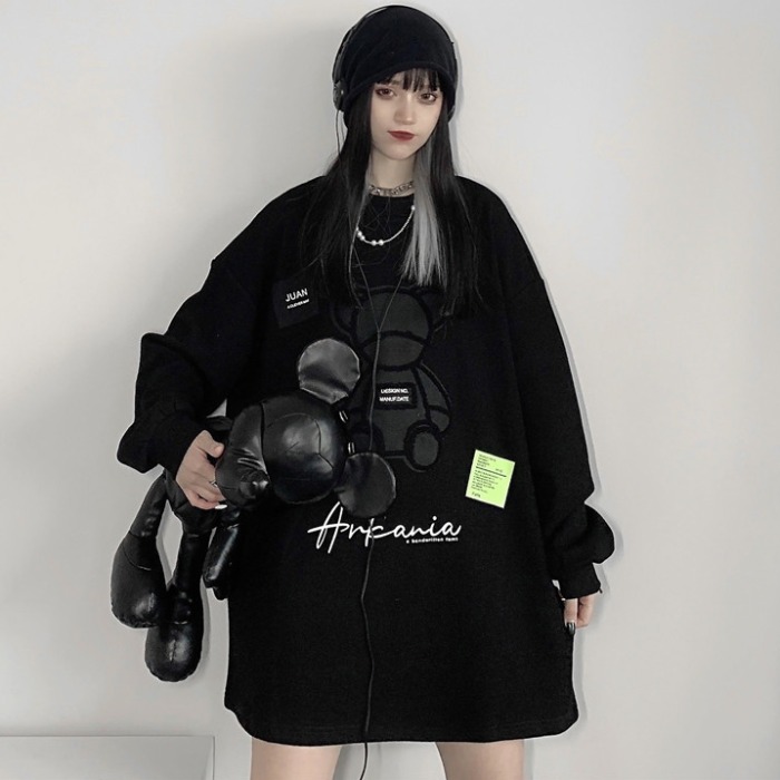 Real shot 2021 spring fish scale cotton bear sweater cartoon cloth top embroidered round neck long sleeve T-shirt