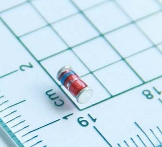 一件20个 稳压二极管 ZM4736A 6.8V 1W LL-41 常用圆柱玻璃管