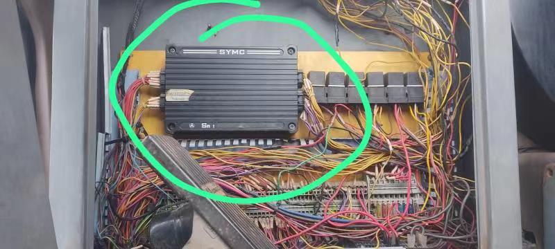 三一吊车SYMC运动控制器吊车电脑主机可以代充程序底盘上车控制器