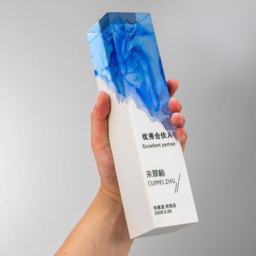2023新款树脂奖杯免费设计