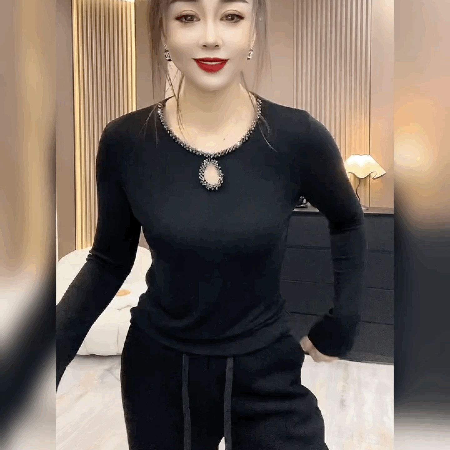 复古重工钉珠镂空性感修身T恤女