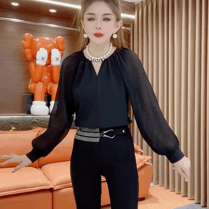 法式轻奢灯笼袖T恤衬衫女新款镂空小众打底衫高级感圆领黑色上衣