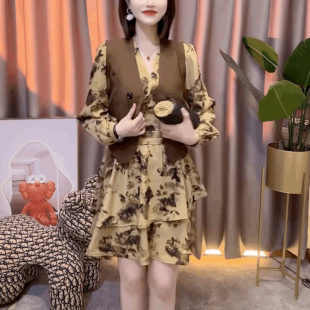 碎花雪纺连衣裙马甲两件套女港风时尚气质长袖V领雪纺裙马夹套装