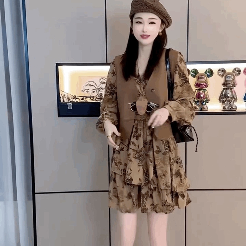 碎花连衣裙马甲两件套女