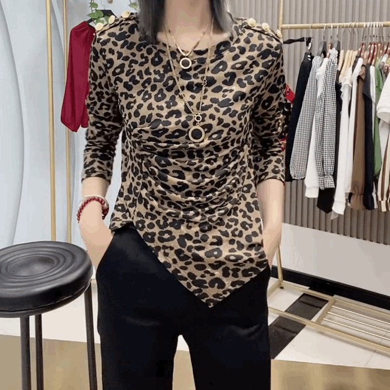 时尚洋气豹纹不规则开叉T恤女