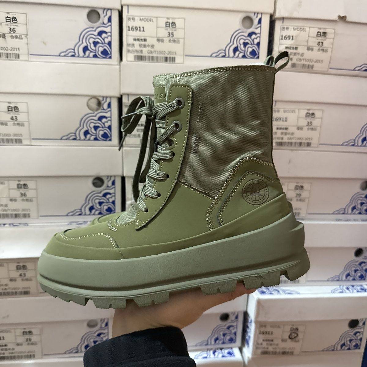 品牌撤柜断码厚底真皮马丁靴女秋冬休闲增高登山工装靴轻便机车靴,女鞋,马丁靴,淘宝优惠券,粉丝福利购,淘宝优惠卷