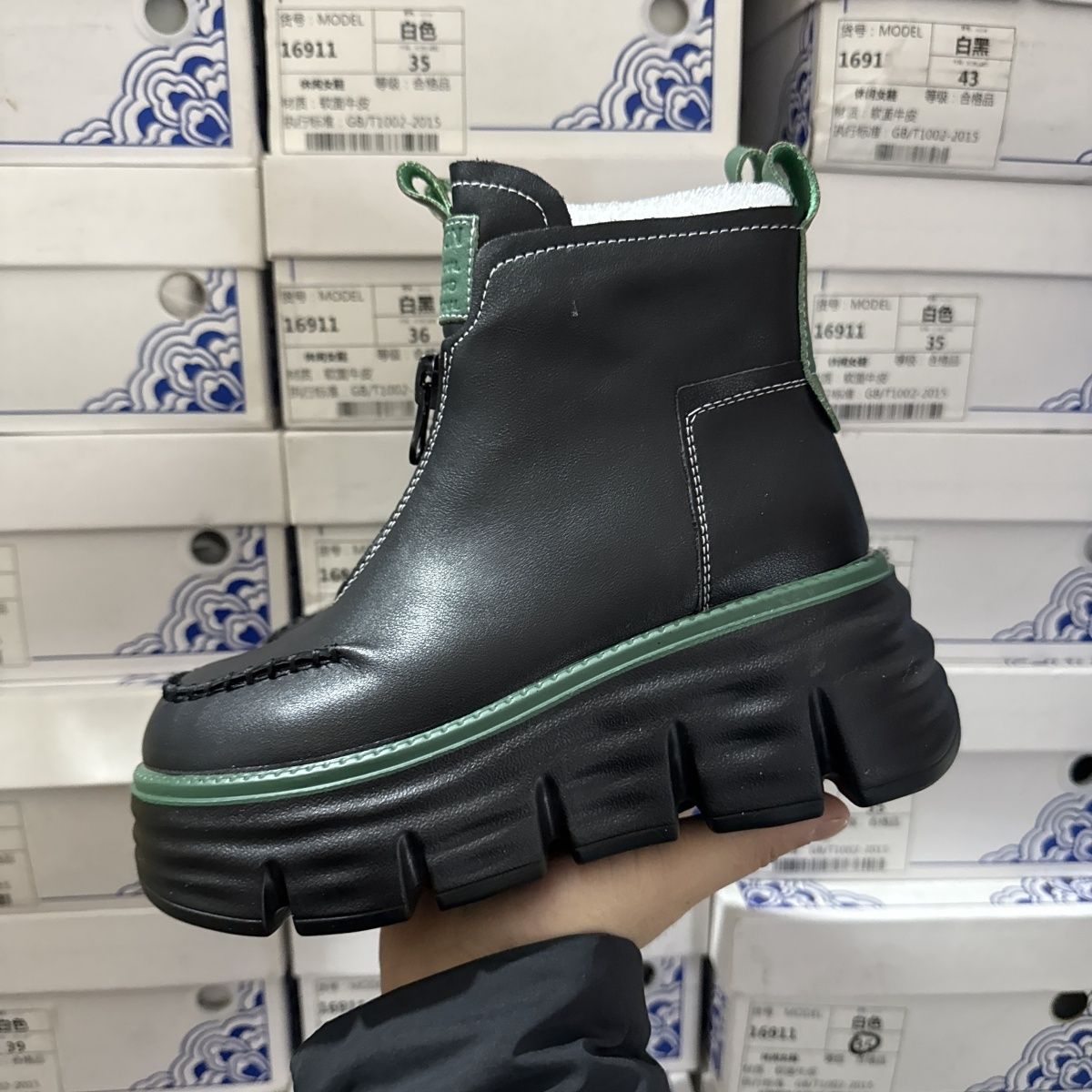 6cm轻便撤柜断码厚底真皮马丁靴女秋冬休闲增高复古短靴女小个子