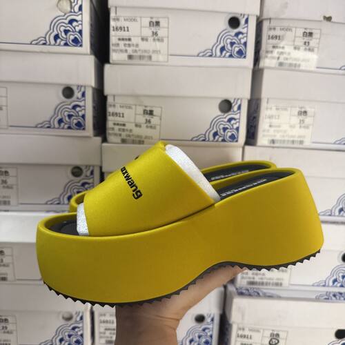 7cm超轻品牌撤柜断码厚底