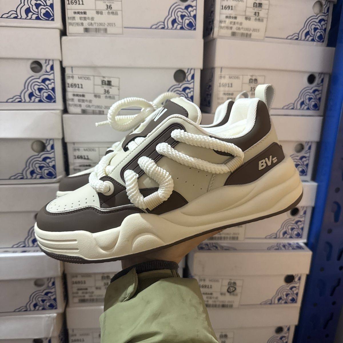 品牌撤柜断码厚底真皮板鞋男春秋新款百搭休闲面包鞋潮高级超软,流行男鞋,休闲板鞋,淘宝优惠券,粉丝福利购,淘宝优惠卷