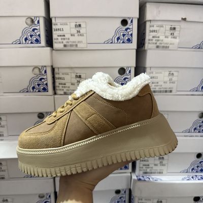 超轻发泡橡胶撤柜断码厚底真皮德训鞋女冬季加绒保暖增高板鞋女棉