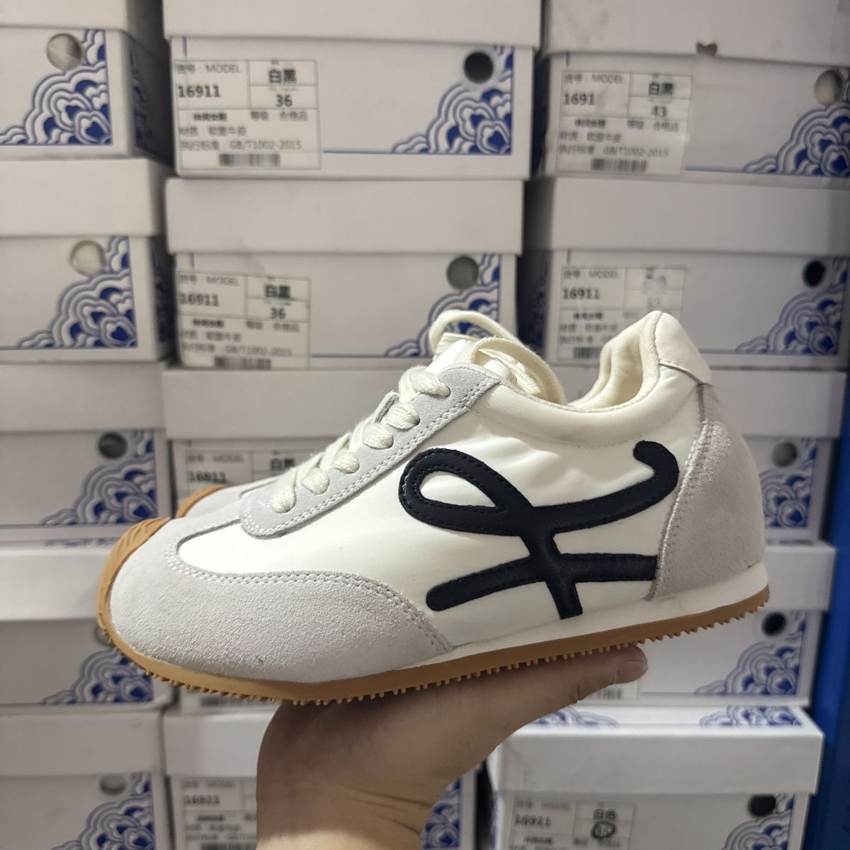 牛筋底软轻撤柜断码内增高真皮德训鞋女春夏秋休闲舒适大码板鞋潮