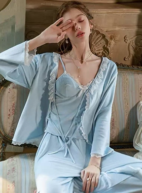 清纯甜美少女心天蓝色蕾丝花边性感睡衣带胸垫吊带丝绒舒适三件套