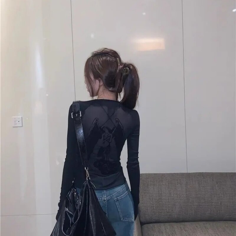 春秋季纯欲天使图案新款时尚长袖T恤女修身别致印花黑色辣妹上衣