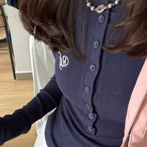 设计感小众纽扣半开领刺绣打底衫女春秋季甜辣修身长袖内搭T恤潮