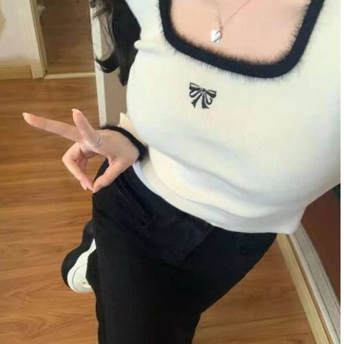 短款毛边方领长袖T恤女小心机设计感秋冬德绒内搭保暖打底衫上衣
