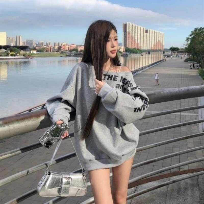 美式斜肩卫衣女装韩版chic辣妹露锁骨斜肩小众宽松慵懒风长袖上衣