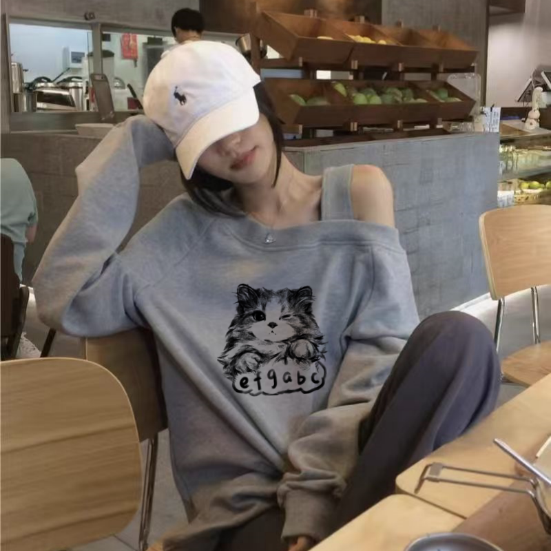 超好看字母长袖猫咪印花斜领卫衣女装2026秋季辣妹设计感上衣ins
