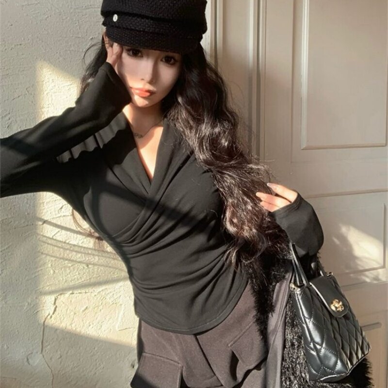 2026秋冬新款别致V领长袖t恤女交叉不规则褶皱设计感德绒保暖上衣