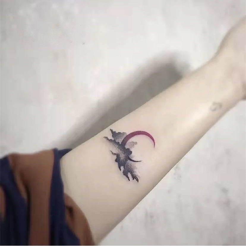纹身贴防水持久ins情侣手腕手臂渐变红黑月亮 寓意守得云开见月明