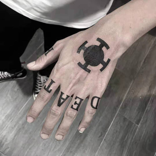 纹身贴防水男女持久日系漫画二次元海贼王特拉法加罗手背英文符号