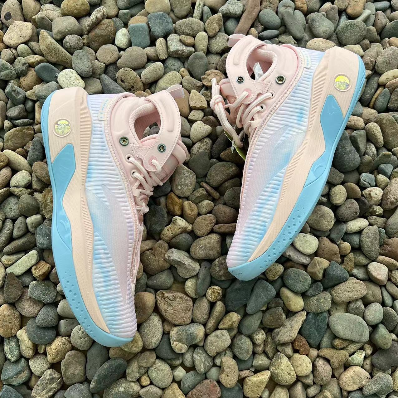 安踏男子减震防滑高帮