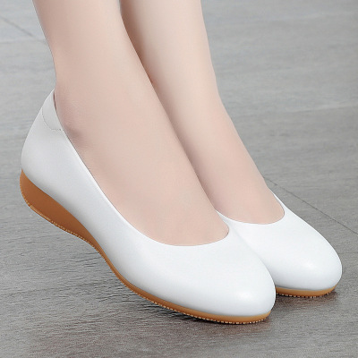 官方特卖正品春秋新款圆头软面皮简约百搭小白鞋工作鞋上班通勤不