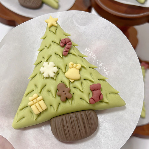 创意卡通可爱圣诞树包子