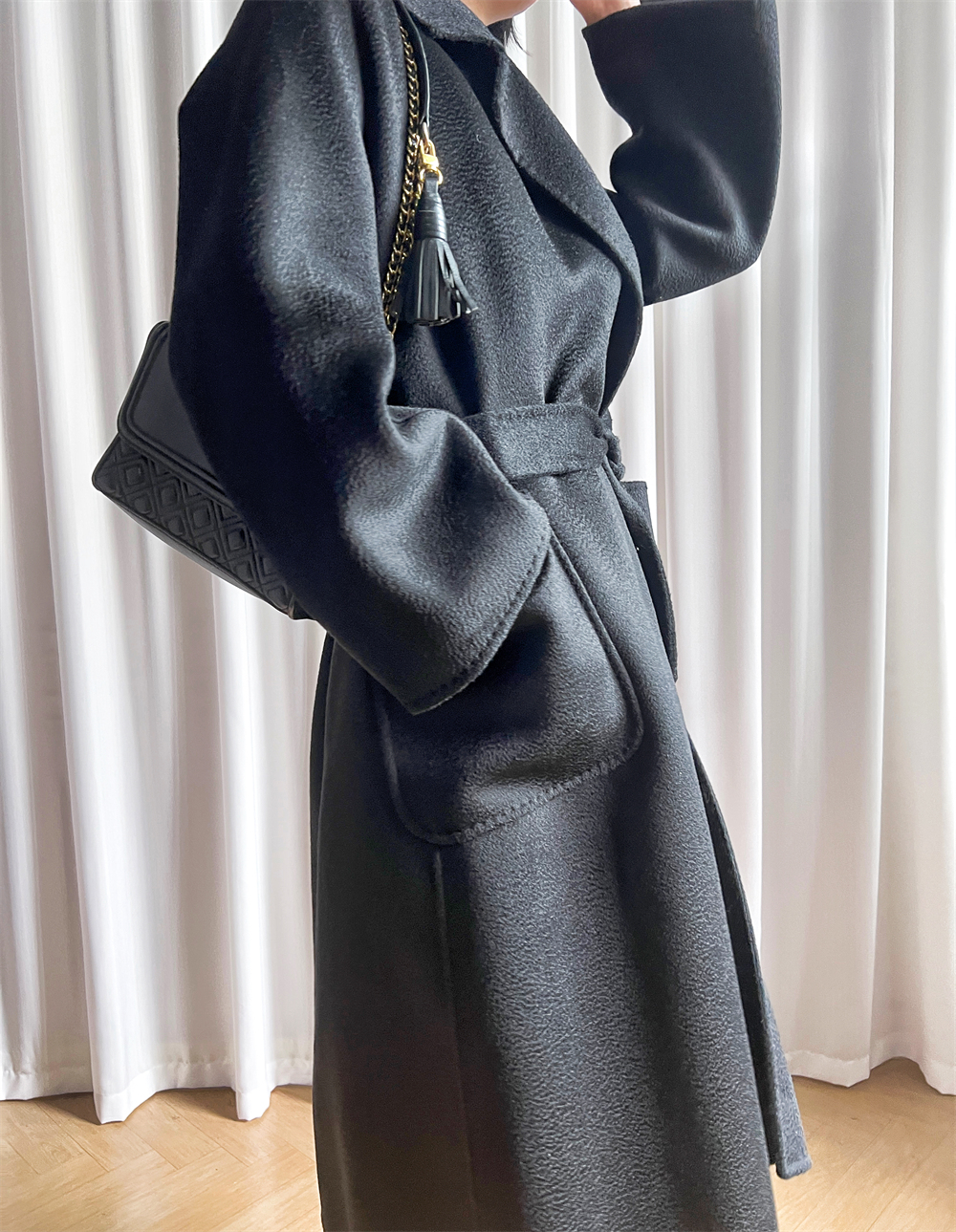 黑色水波纹高级感女士羊绒大衣