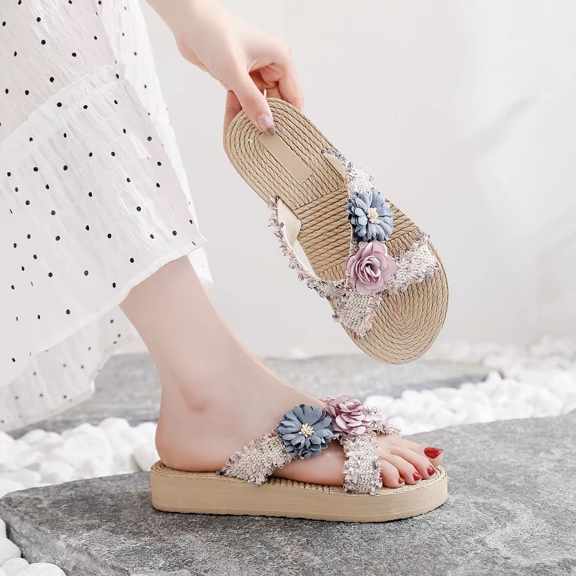 2025年新款交叉凉拖鞋海边沙滩鞋