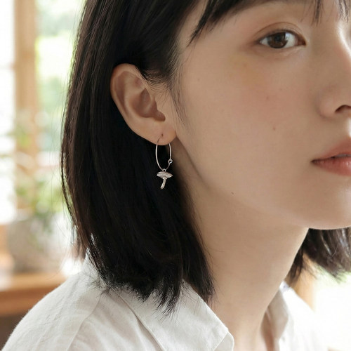 椿屿蘑菇精灵纯银耳环灵动静谧