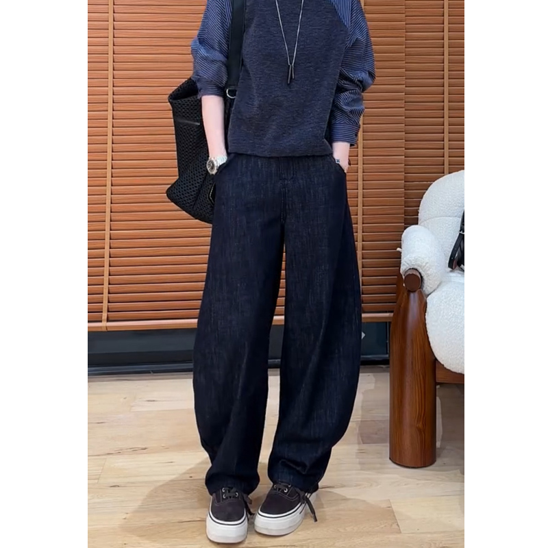 2025年冬季新款弯刀直筒牛仔裤女