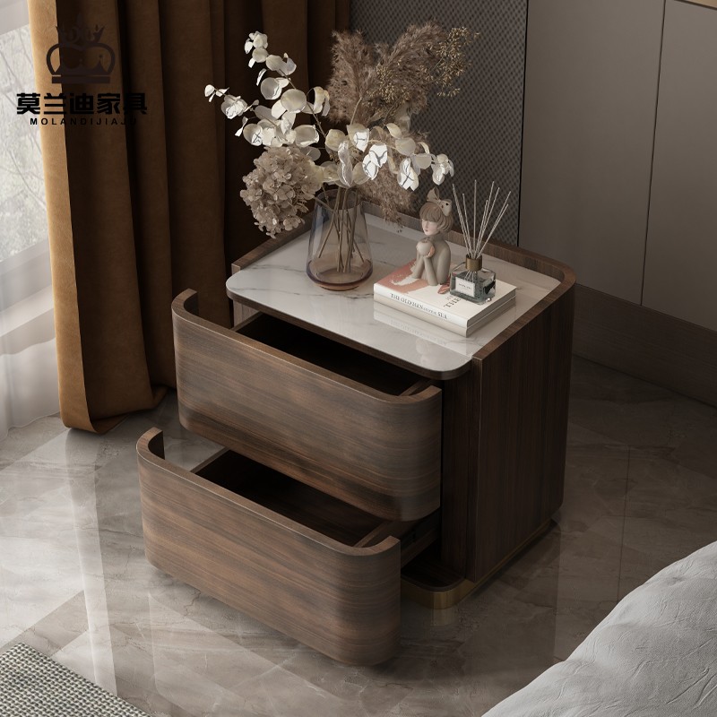 意式轻奢高端胡桃木色岩板面床头柜卧室设计师现代简约床边储物柜