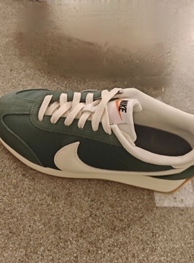 Nike 耐克女鞋正品低帮复古休闲鞋运动鞋绿色HM4771-300