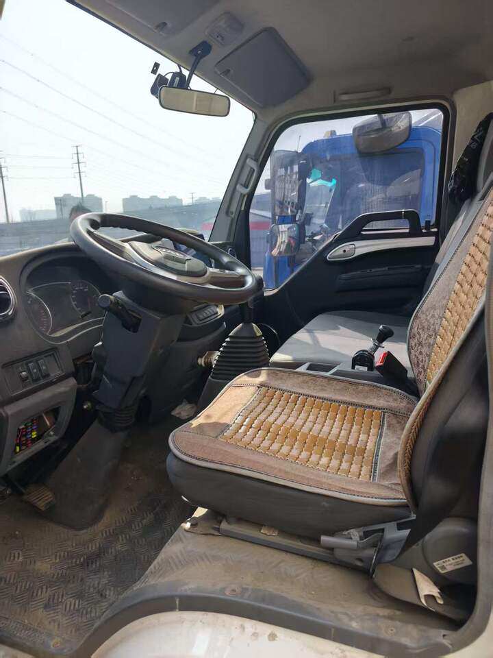 4月2日洛阳市豫A5EN63江淮牌轻型厢式货车网络拍卖公告